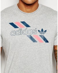 graues bedrucktes T-Shirt mit einem Rundhalsausschnitt von adidas