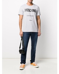 graues bedrucktes T-Shirt mit einem Rundhalsausschnitt von Moschino