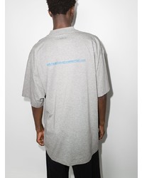 graues bedrucktes T-Shirt mit einem Rundhalsausschnitt von Vetements