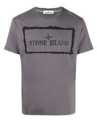 graues bedrucktes T-Shirt mit einem Rundhalsausschnitt von Stone Island
