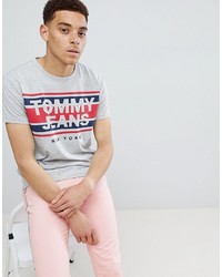 graues bedrucktes T-Shirt mit einem Rundhalsausschnitt von Tommy Jeans