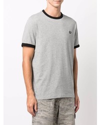 graues besticktes T-Shirt mit einem Rundhalsausschnitt von Fred Perry