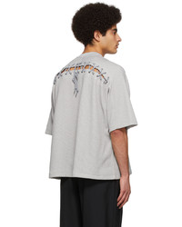 graues besticktes T-Shirt mit einem Rundhalsausschnitt von Jieda