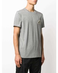 graues besticktes T-Shirt mit einem Rundhalsausschnitt von Moncler