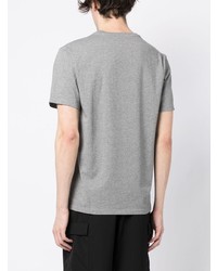 graues besticktes T-Shirt mit einem Rundhalsausschnitt von MAISON KITSUNÉ