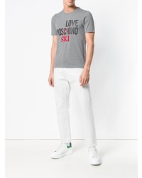 graues besticktes T-Shirt mit einem Rundhalsausschnitt von Love Moschino