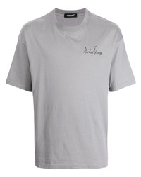 graues besticktes T-Shirt mit einem Rundhalsausschnitt von UNDERCOVE