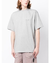 graues besticktes T-Shirt mit einem Rundhalsausschnitt von MAISON KITSUNÉ