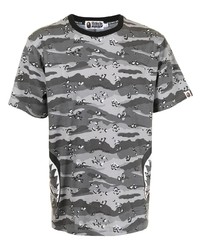 graues Camouflage T-Shirt mit einem Rundhalsausschnitt von A Bathing Ape