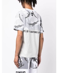 graues Camouflage T-Shirt mit einem Rundhalsausschnitt von AAPE BY A BATHING APE