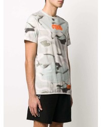 graues Camouflage T-Shirt mit einem Rundhalsausschnitt von Heron Preston