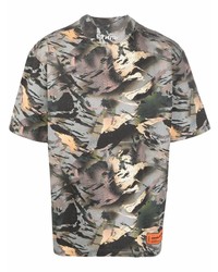 graues Camouflage T-Shirt mit einem Rundhalsausschnitt von Heron Preston