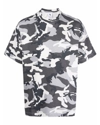 graues Camouflage T-Shirt mit einem Rundhalsausschnitt von Nike