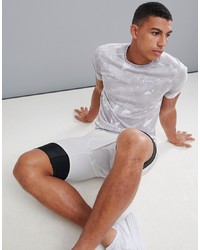 graues Camouflage T-Shirt mit einem Rundhalsausschnitt von Nike Running