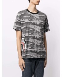 graues Camouflage T-Shirt mit einem Rundhalsausschnitt von A Bathing Ape