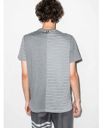 graues horizontal gestreiftes T-Shirt mit einem Rundhalsausschnitt von Thom Browne