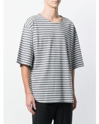 graues horizontal gestreiftes T-Shirt mit einem Rundhalsausschnitt von Eleventy