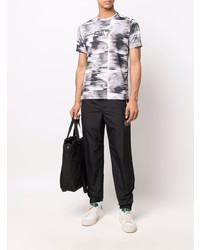 graues Mit Batikmuster T-Shirt mit einem Rundhalsausschnitt von Ea7 Emporio Armani