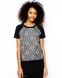 graues T-Shirt mit einem Rundhalsausschnitt mit geometrischem Muster von Vero Moda