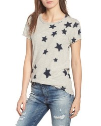 graues T-Shirt mit einem Rundhalsausschnitt mit Sternenmuster