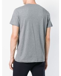 graues T-Shirt mit einem Rundhalsausschnitt mit Sternenmuster von Versace Jeans