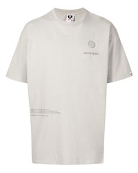 graues T-Shirt mit einem Rundhalsausschnitt von AAPE BY A BATHING APE