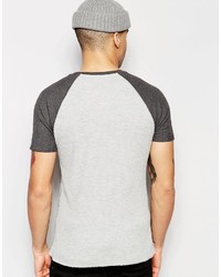 graues T-Shirt mit einem Rundhalsausschnitt von Asos