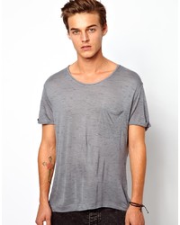 graues T-Shirt mit einem Rundhalsausschnitt von Cheap Monday