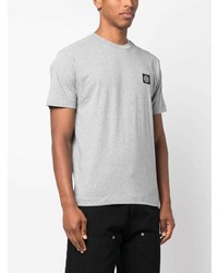 graues T-Shirt mit einem Rundhalsausschnitt von Stone Island