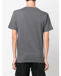 graues T-Shirt mit einem Rundhalsausschnitt von Stone Island