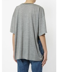 graues T-Shirt mit einem Rundhalsausschnitt von Toga