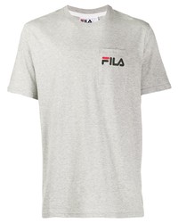 graues T-Shirt mit einem Rundhalsausschnitt von Fila