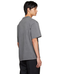 graues T-Shirt mit einem Rundhalsausschnitt von Feng Chen Wang