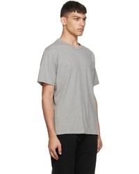 graues T-Shirt mit einem Rundhalsausschnitt von MAISON KITSUNÉ