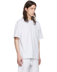 graues T-Shirt mit einem Rundhalsausschnitt von Suicoke