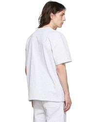 graues T-Shirt mit einem Rundhalsausschnitt von Suicoke