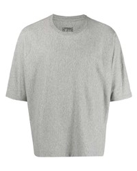 graues T-Shirt mit einem Rundhalsausschnitt von Issey Miyake