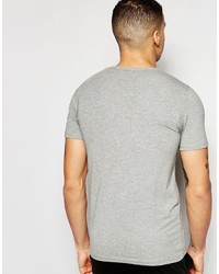 graues T-Shirt mit einem Rundhalsausschnitt von Jack and Jones