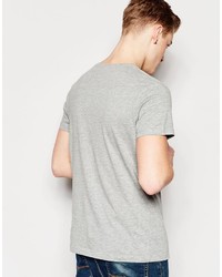 graues T-Shirt mit einem Rundhalsausschnitt von Jack and Jones