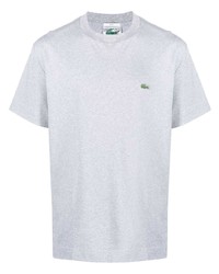 graues T-Shirt mit einem Rundhalsausschnitt von Lacoste
