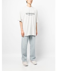 graues T-Shirt mit einem Rundhalsausschnitt von Vetements