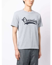 graues T-Shirt mit einem Rundhalsausschnitt von Chocoolate