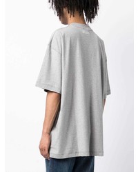 graues T-Shirt mit einem Rundhalsausschnitt von Vetements