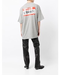 graues T-Shirt mit einem Rundhalsausschnitt von Vetements