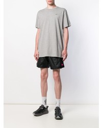 graues T-Shirt mit einem Rundhalsausschnitt von Off-White