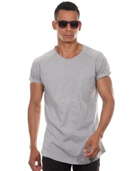 graues T-Shirt mit einem Rundhalsausschnitt von MADMEXT