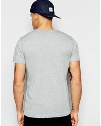 graues T-Shirt mit einem Rundhalsausschnitt von New Era
