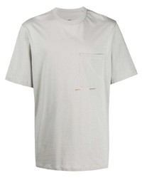 graues T-Shirt mit einem Rundhalsausschnitt von Oamc
