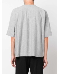 graues T-Shirt mit einem Rundhalsausschnitt von Homme Plissé Issey Miyake