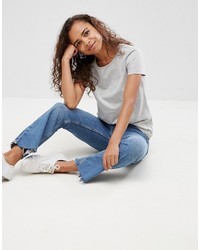 graues T-Shirt mit einem Rundhalsausschnitt von Asos